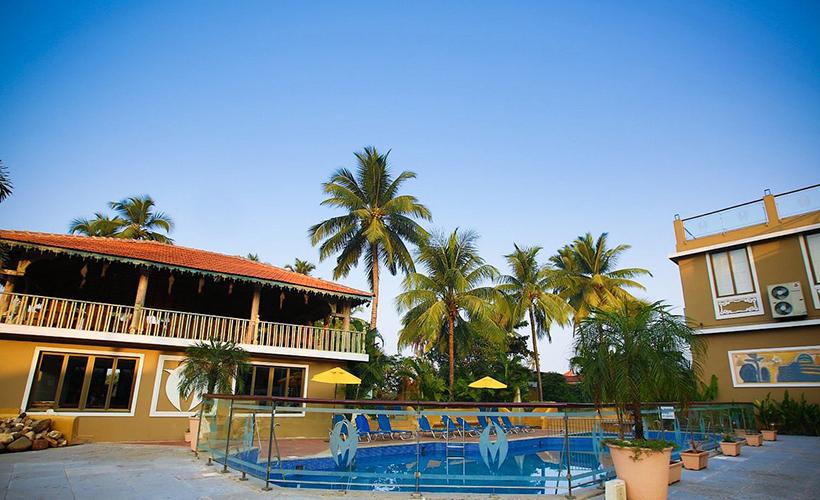 Acacia Palms Resort 
